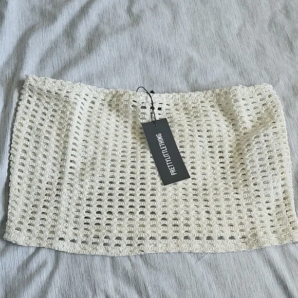 NWT PrettyLittleThing Crochet Cut Out Bandeau Top - Picture 2 of 6